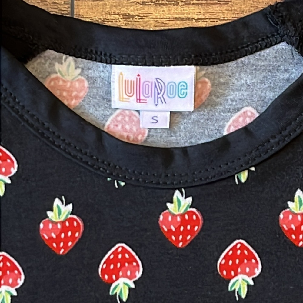 LuLaRoe small shirt strawberries - Picture 3 of 4